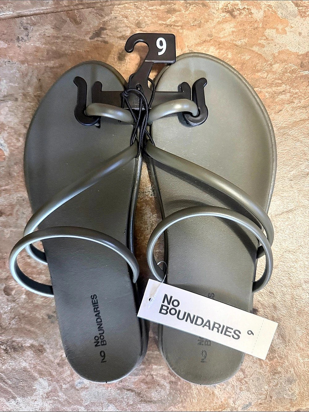 No Boundaries Strappy Toe Loop Sandals Green US 9 NWT